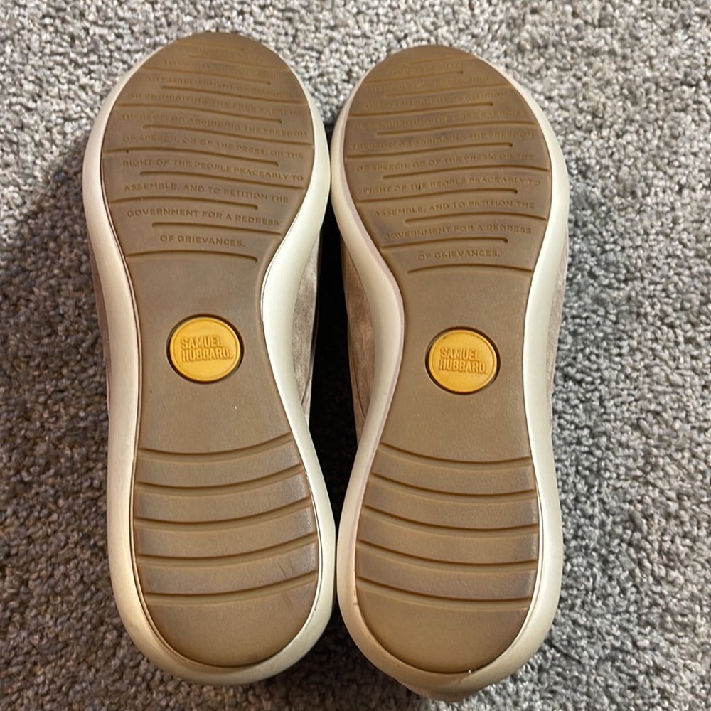 Cream Suede Loafers with Rounded Toe and Versatile Design - Picture 7 of 9